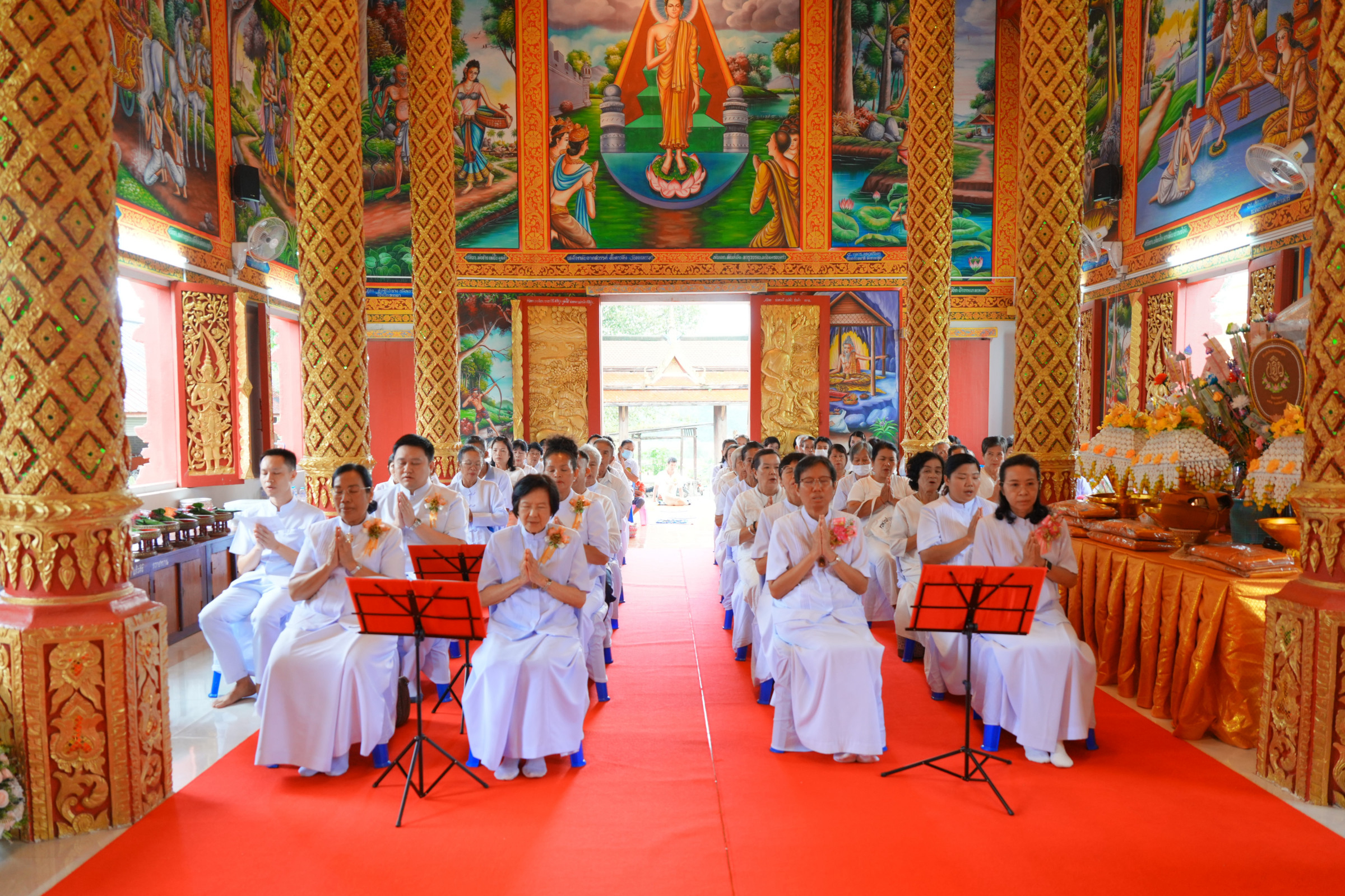 ภาพร่วมพิธีกรรมวัดนาจลอง