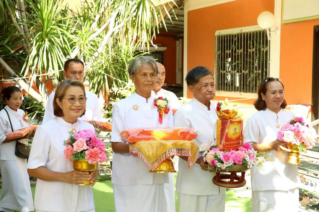 ภาพร่วมพิธีกรรมวัดบ้านแถว