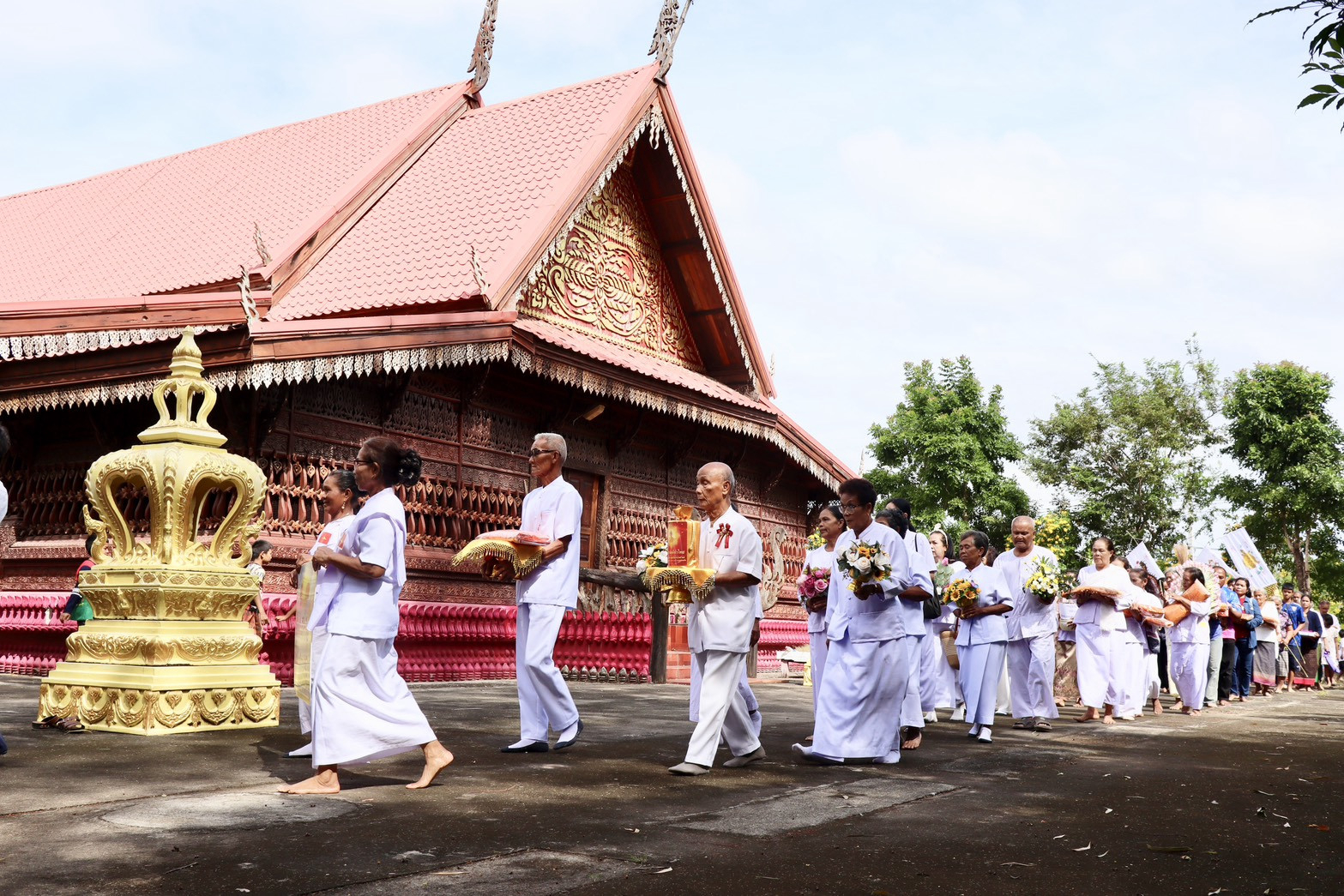 ภาพร่วมขบวนกฐินวัดกัลยาณธรรม
