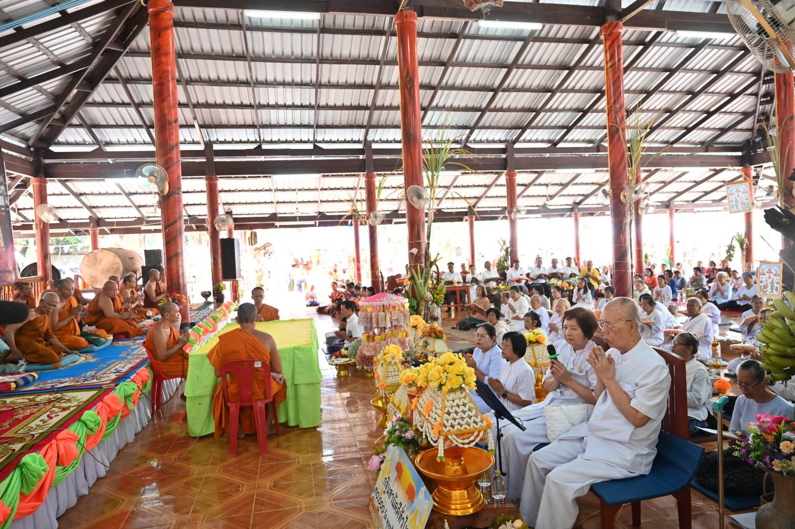 ภาพร่วมพิธีกรรมวัดพุทธไพรวรรณ