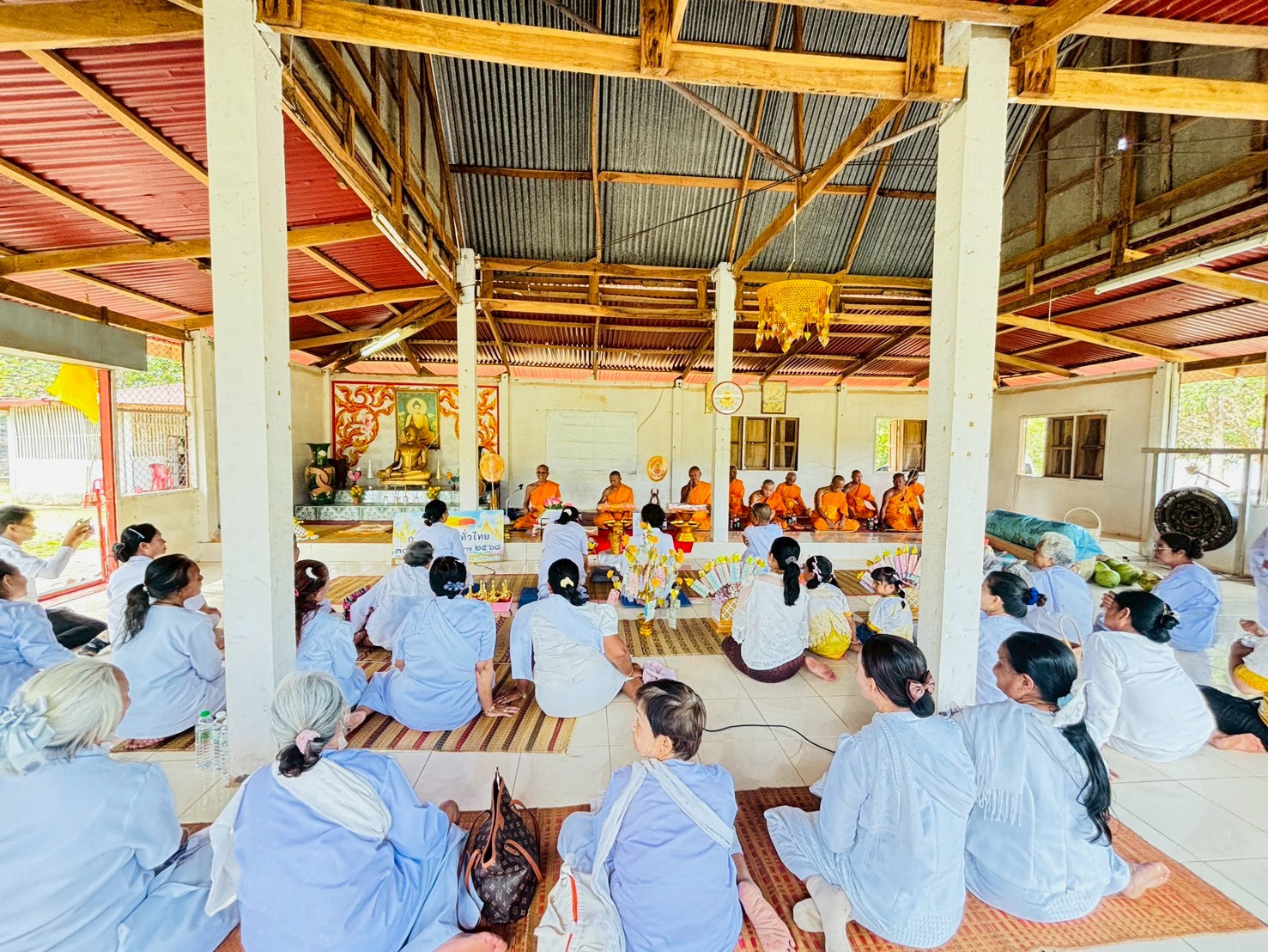 ภาพร่วมพิธีกรรมสำนักสงฆ์ธารทิพย์