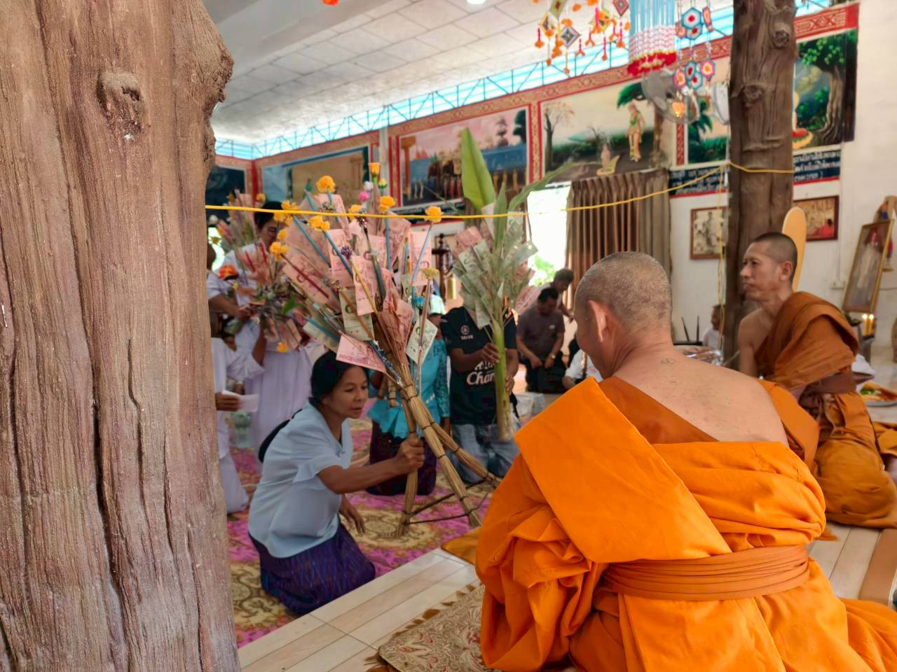 ภาพร่วมพิธีกรรมวัดศรีสว่าง