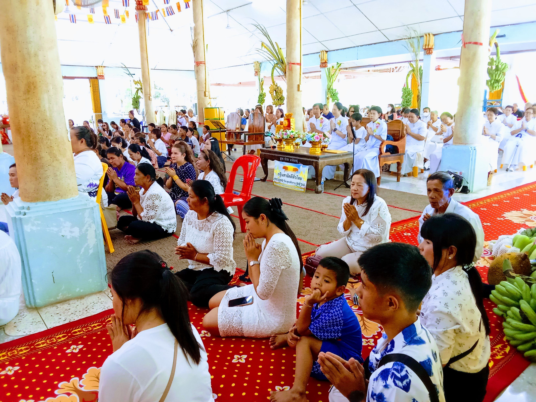 ภาพร่วมพิธีกรรมวัดบึงหัวแหวน