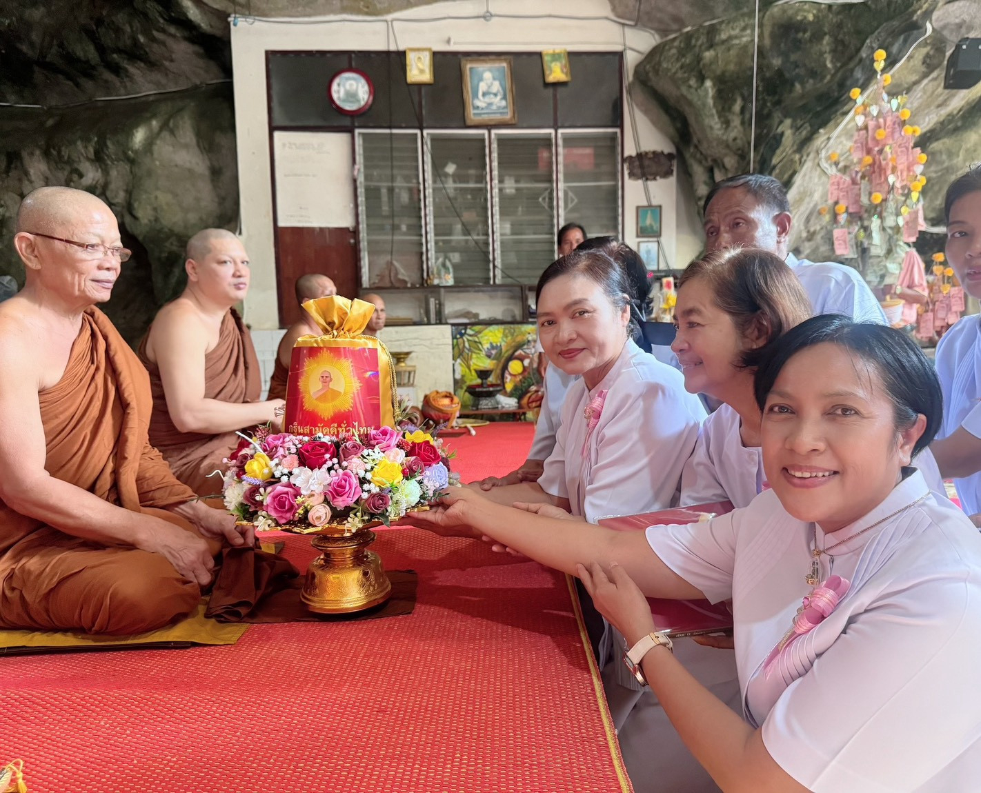 ภาพร่วมพิธีกรรมวัดถ้ำทิพย์ปรีดาราม