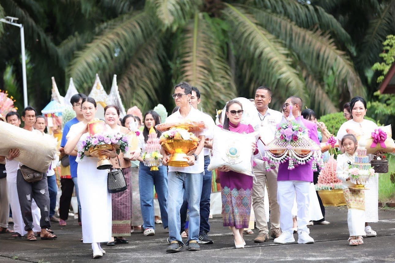 ภาพร่วมพิธีกรรมวัดบ้านทะเลหอย