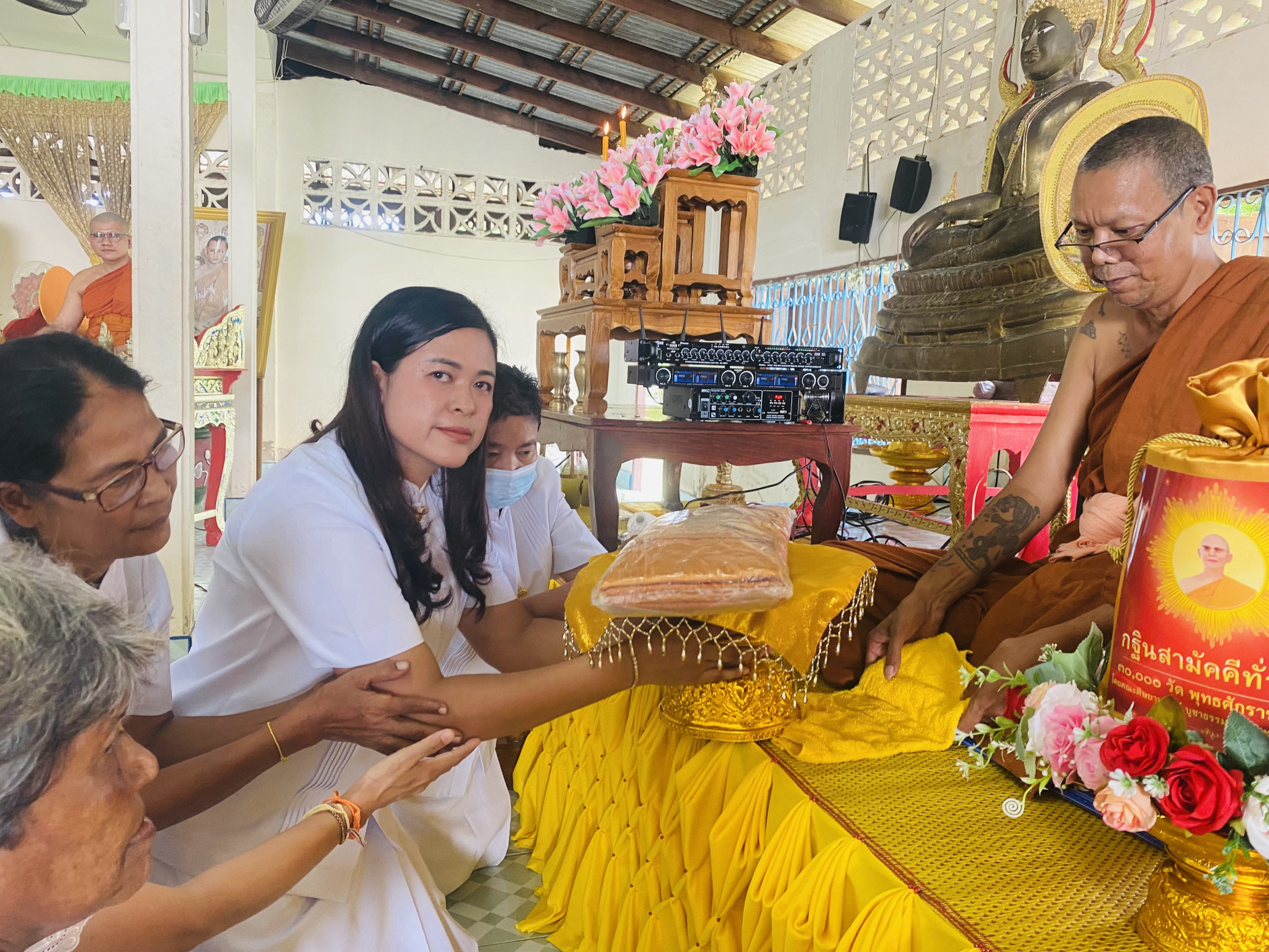 ภาพร่วมพิธีกรรมวัดบ้านลุ่ม