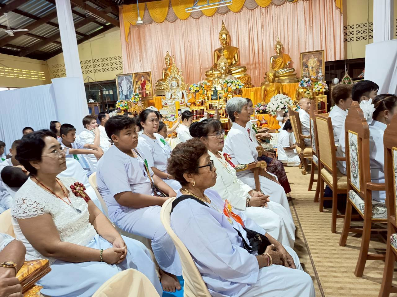 ภาพร่วมพิธีกรรมวัดเขาทองผางับ