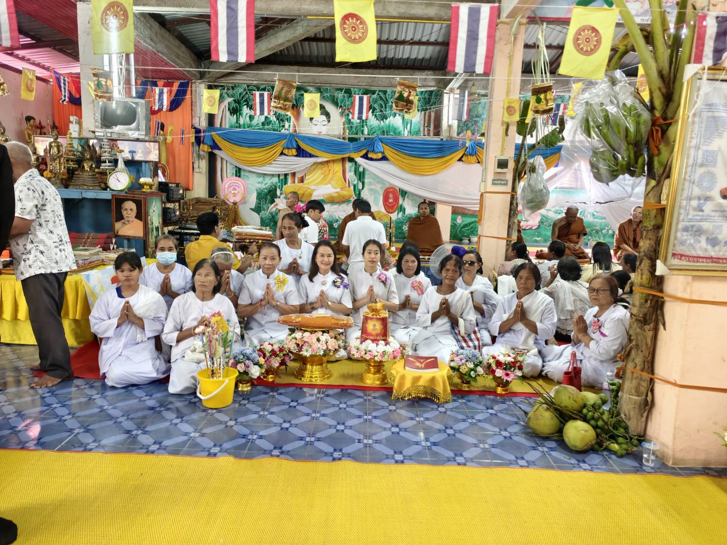 ภาพร่วมพิธีกรรมวัดพิมาย