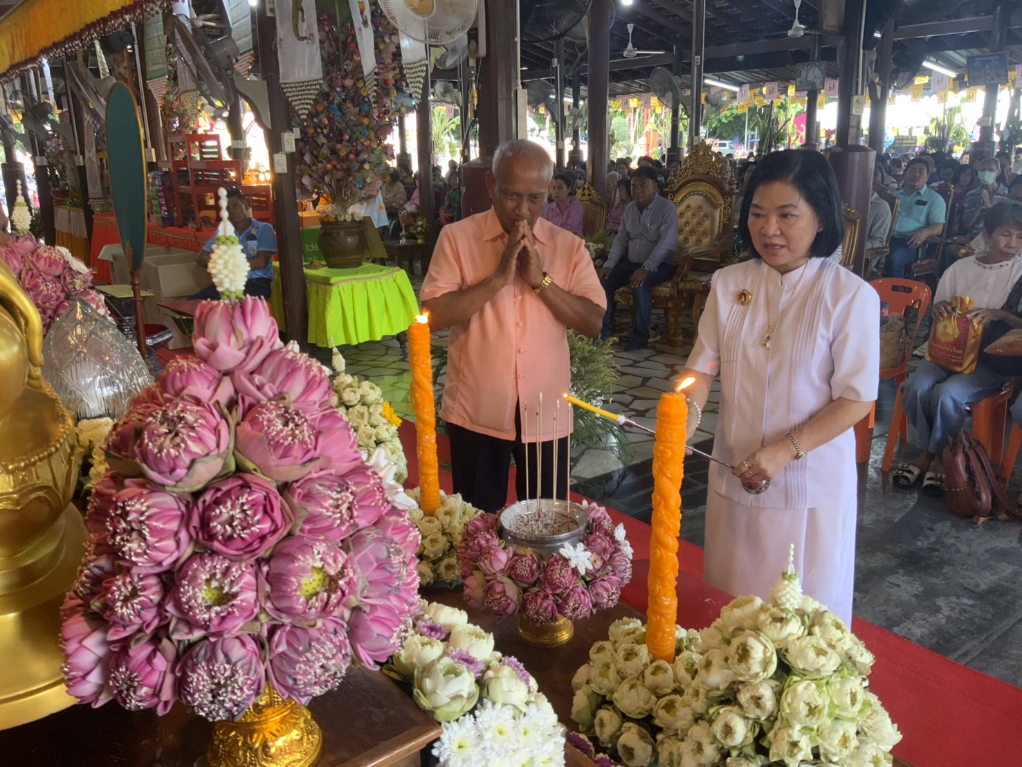 ภาพร่วมพิธีกรรมวัดหวายเหนียว