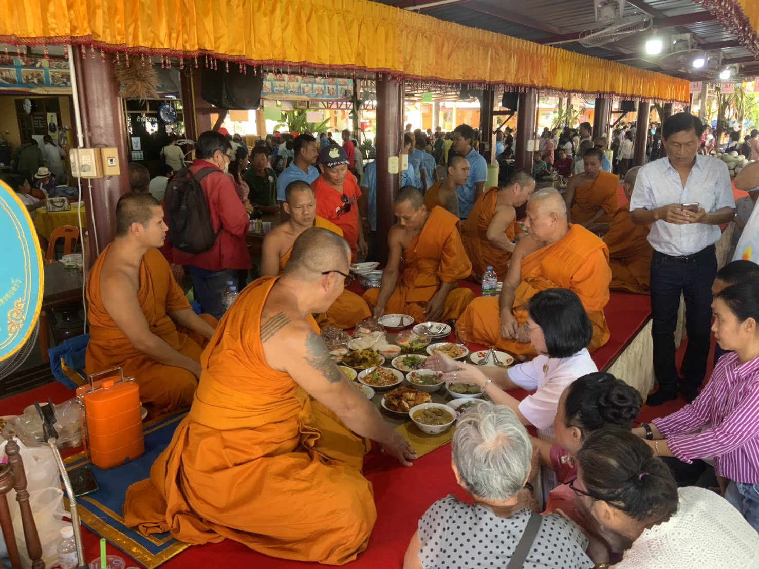 ภาพร่วมพิธีกรรมวัดหวายเหนียว