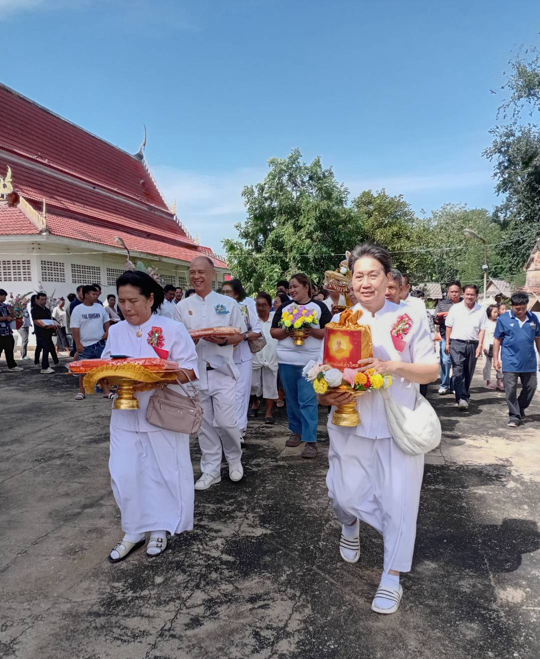 ภาพร่วมพิธีกรรมวัดบ้านน้อย