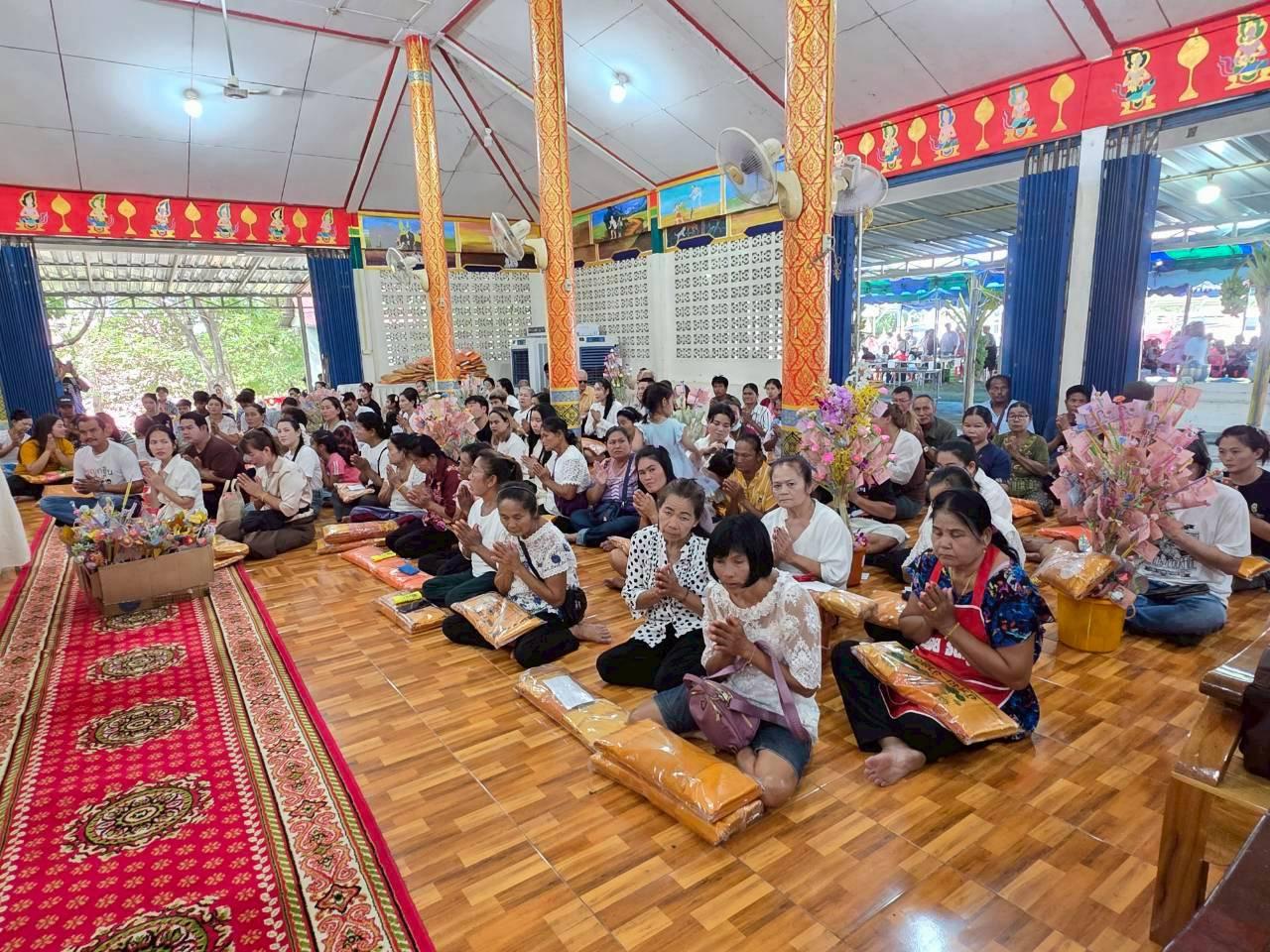 ภาพร่วมพิธีกรรมวัดโกซ้ายเจริญธรรม