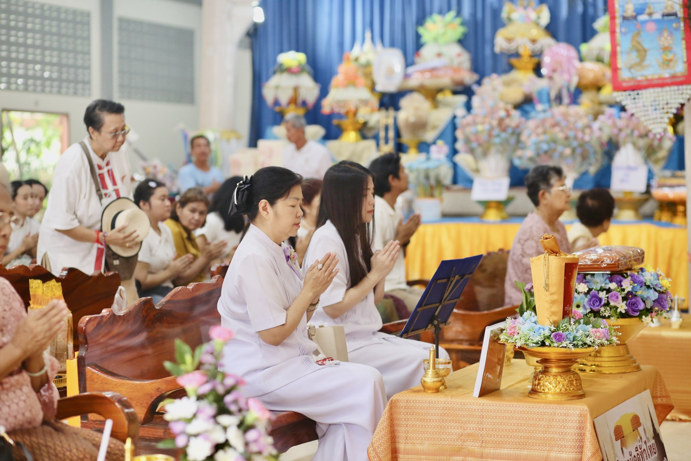 ภาพร่วมพิธีกรรมวัดเขายี่สาร