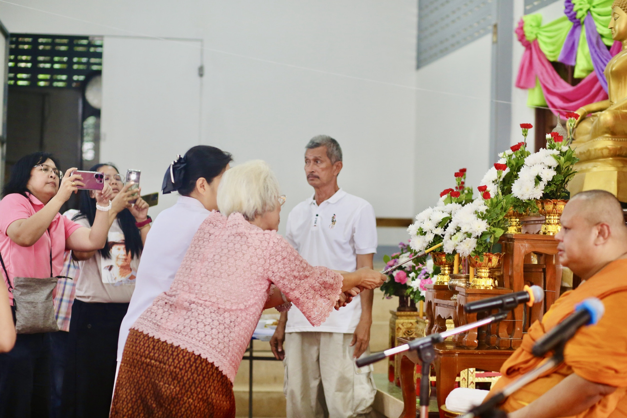 ภาพร่วมพิธีกรรมวัดเขายี่สาร