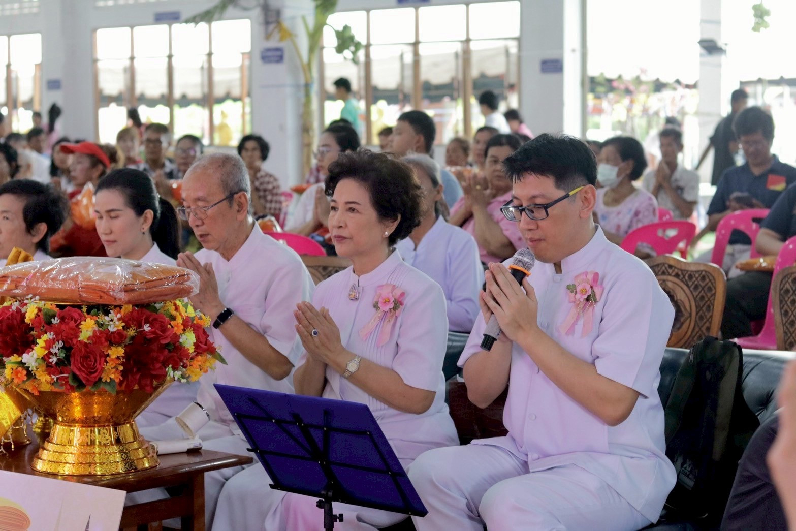 ภาพกล่าวคำถวายกฐินวัดเอนกพิมพรประชานาถ