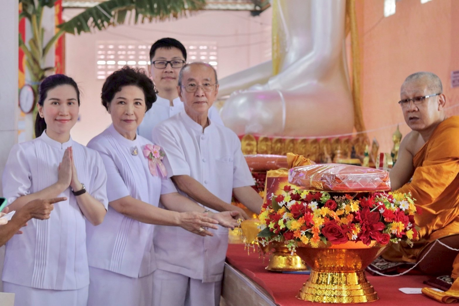 ภาพร่วมพิธีกรรมวัดเอนกพิมพรประชานาถ