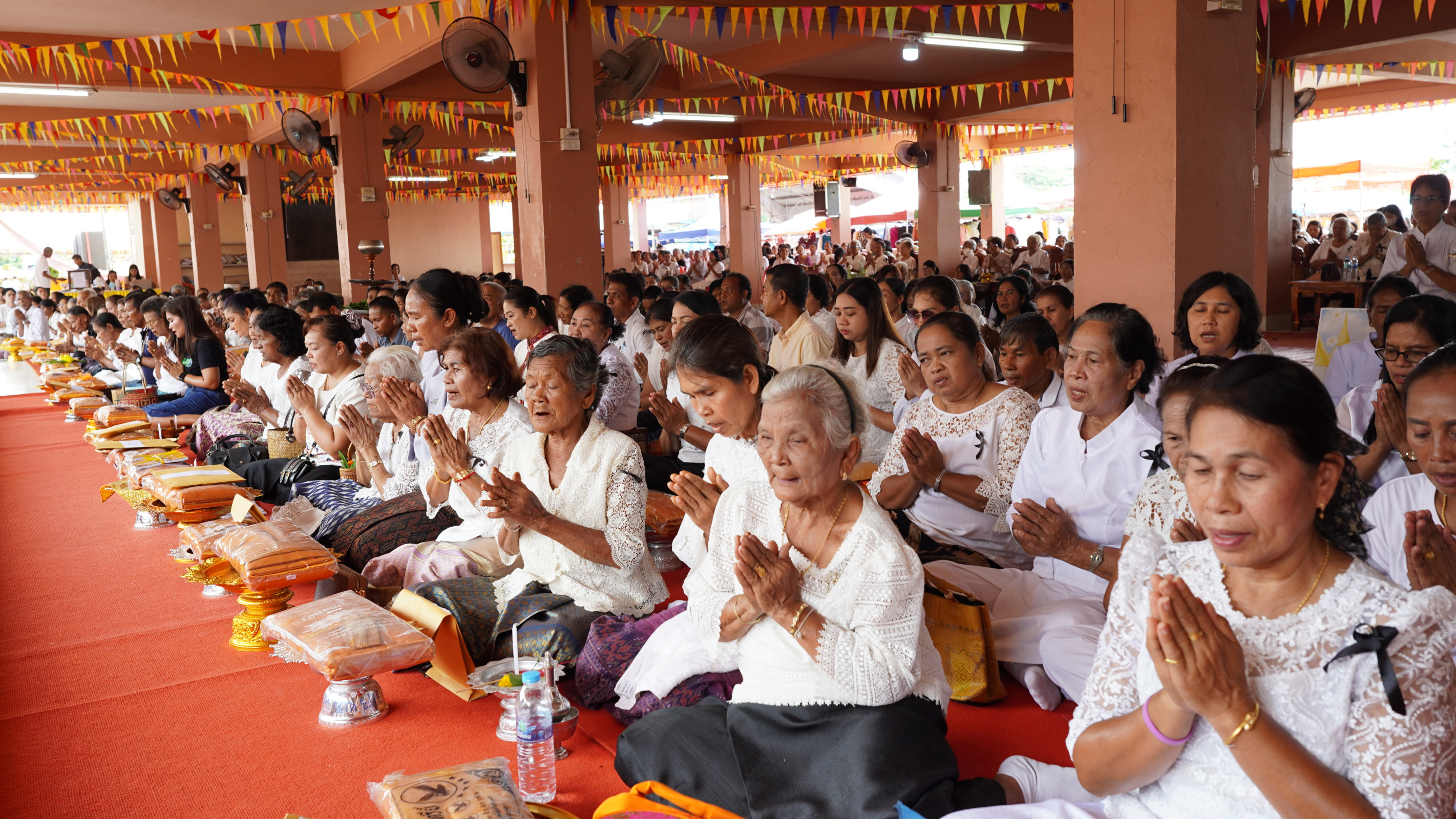 ภาพร่วมพิธีกรรมวัดสำนักขัน