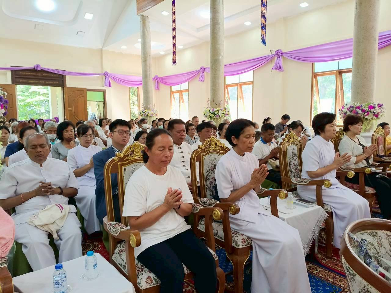 ภาพร่วมพิธีกรรมวัดพระธาตุจอมแตง