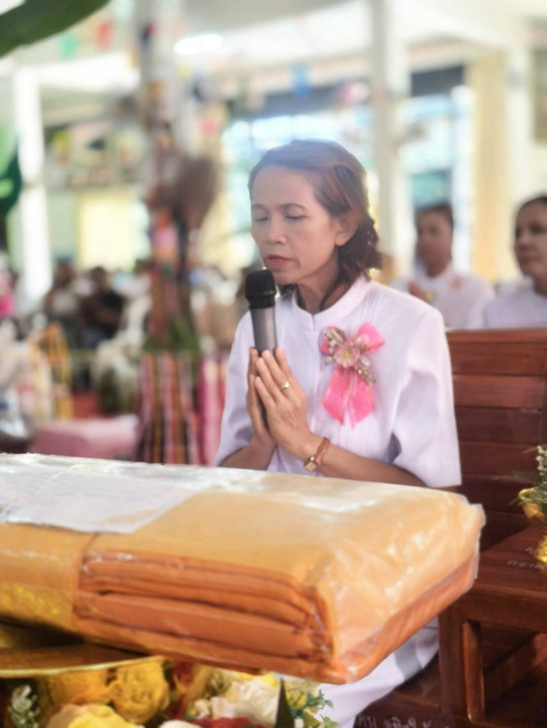 ภาพกล่าวคำถวายกฐินวัดเกาะท่าลาด