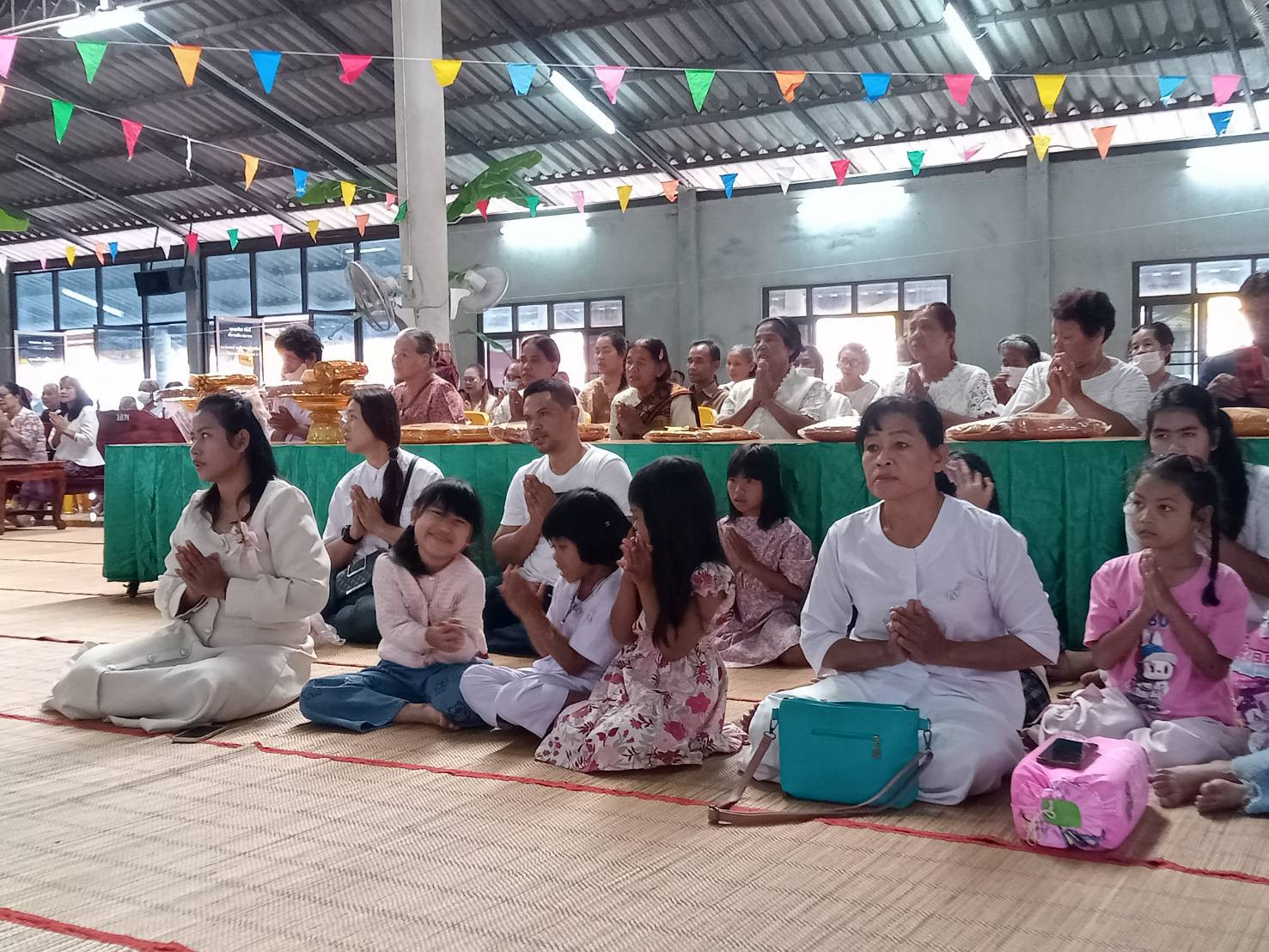 ภาพร่วมพิธีกรรมวัดอาโพนสุทธาวาส