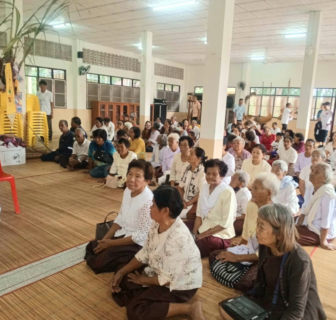 ภาพร่วมพิธีกรรมวัดแสงธรรม