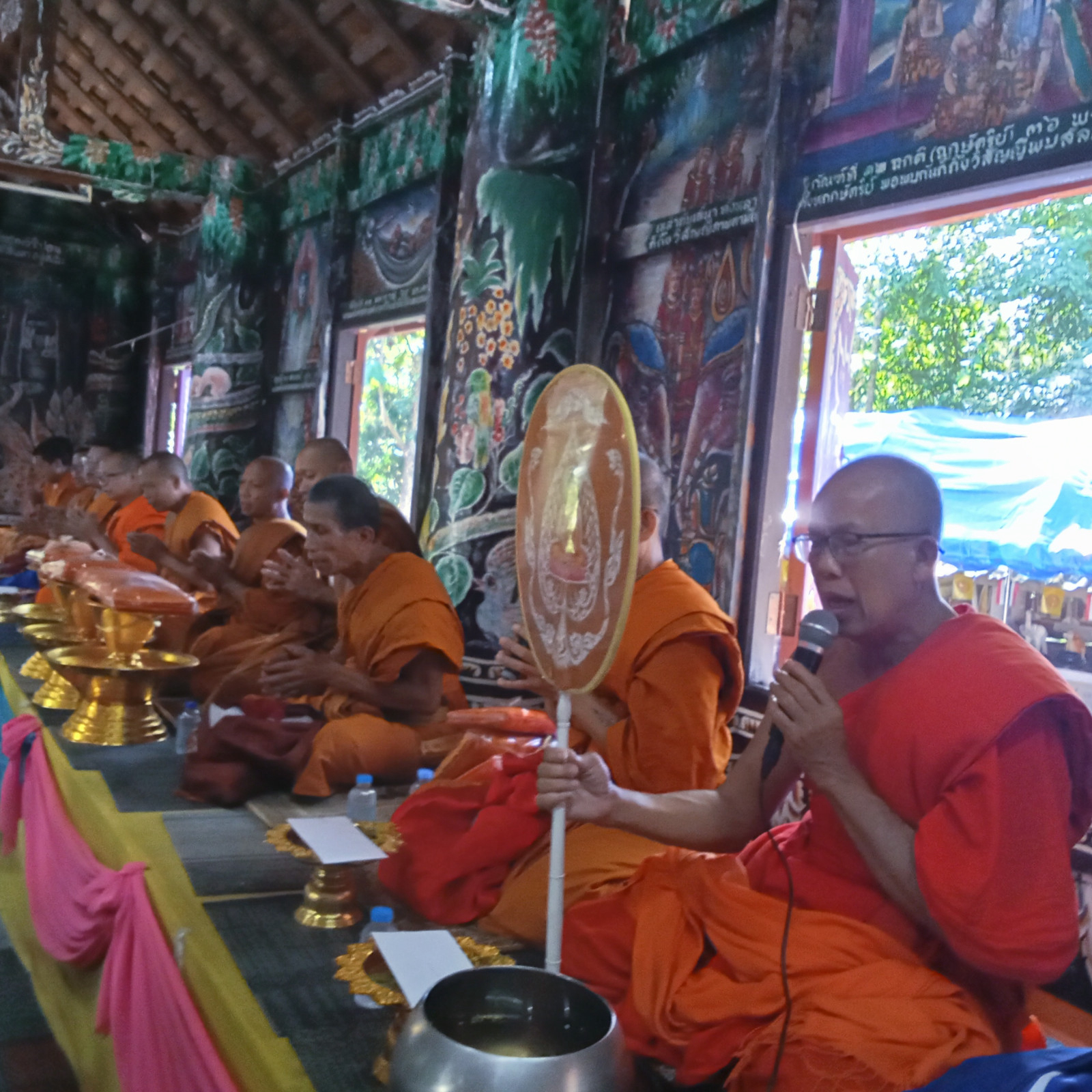 ภาพร่วมพิธีกรรมวัดช่อฟ้า