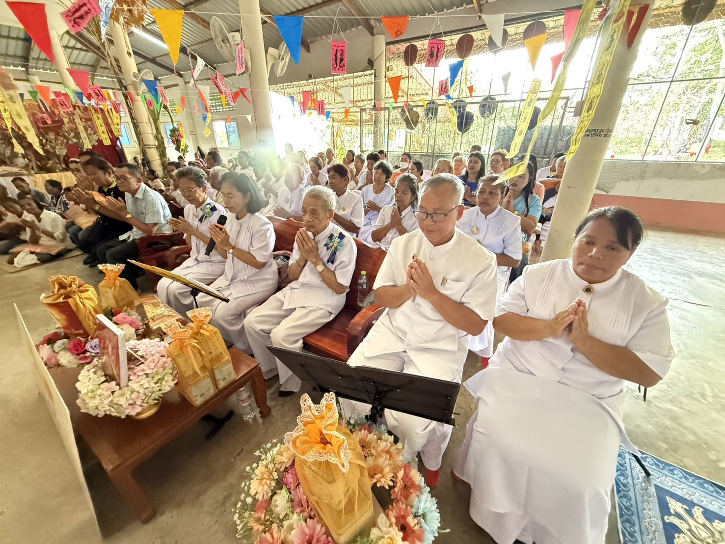 ภาพกล่าวคำถวายกฐินวัดเขาวงค์พระจันทร์