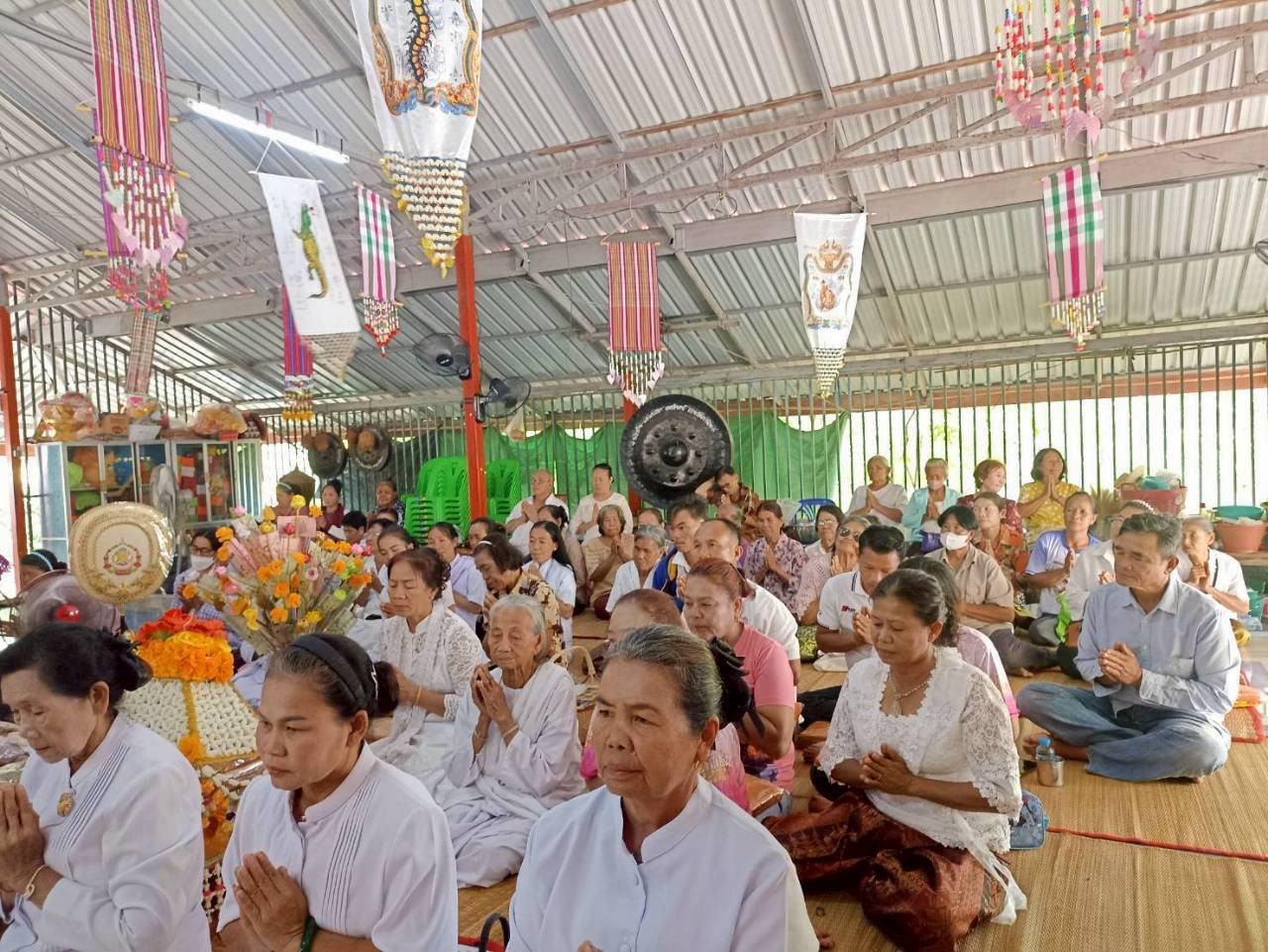 ภาพร่วมพิธีกรรมวัดป่าเขาน้อย