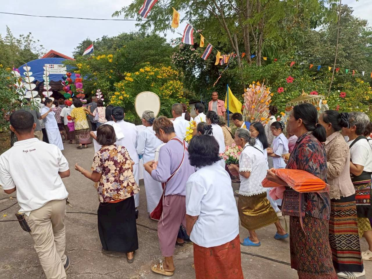 ภาพร่วมพิธีกรรมวัดป่าเขาน้อย
