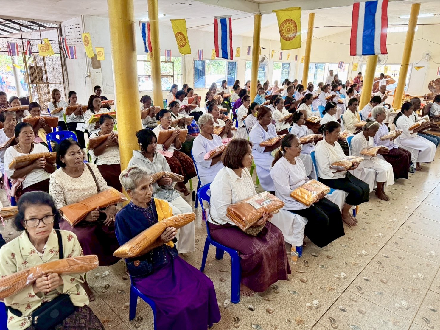 ภาพร่วมพิธีกรรมวัดหนองแวง