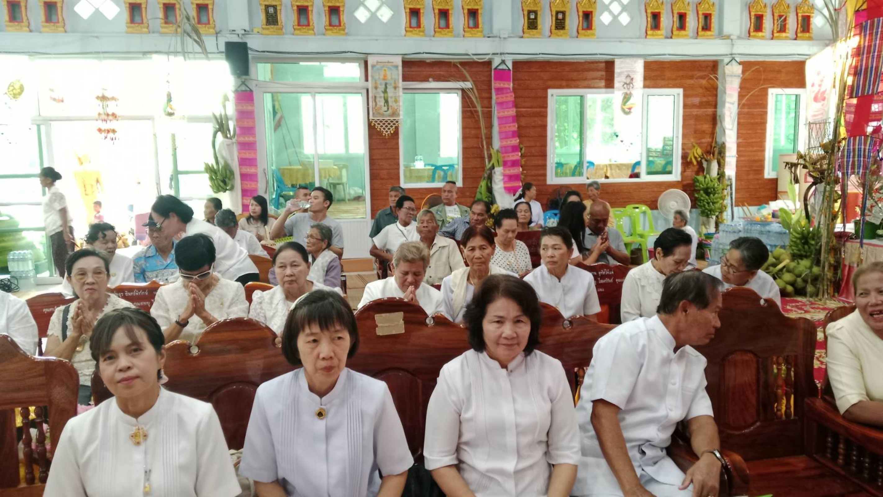 ภาพร่วมพิธีกรรมวัดทุ่งสว่าง