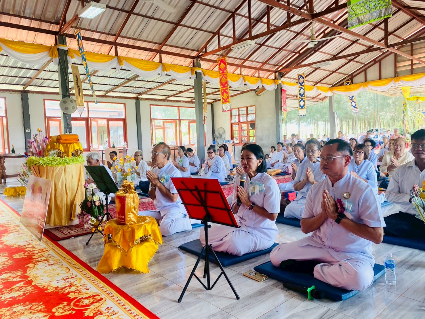 ภาพกล่าวคำถวายกฐินศูนย์ปฏิบัติธรรมเพชรรัตนาราม