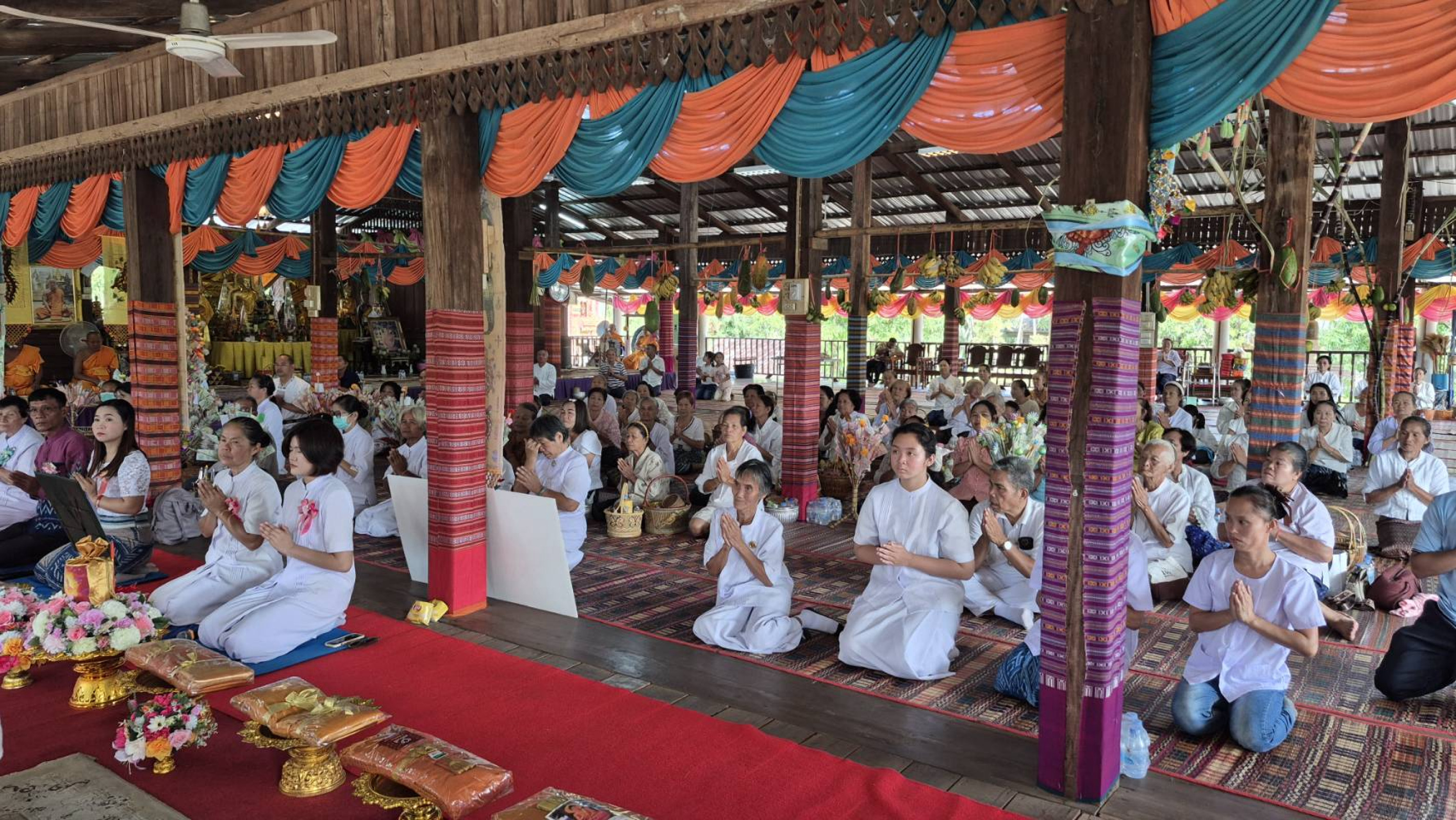 ภาพร่วมพิธีกรรมวัดศรีชุมพล