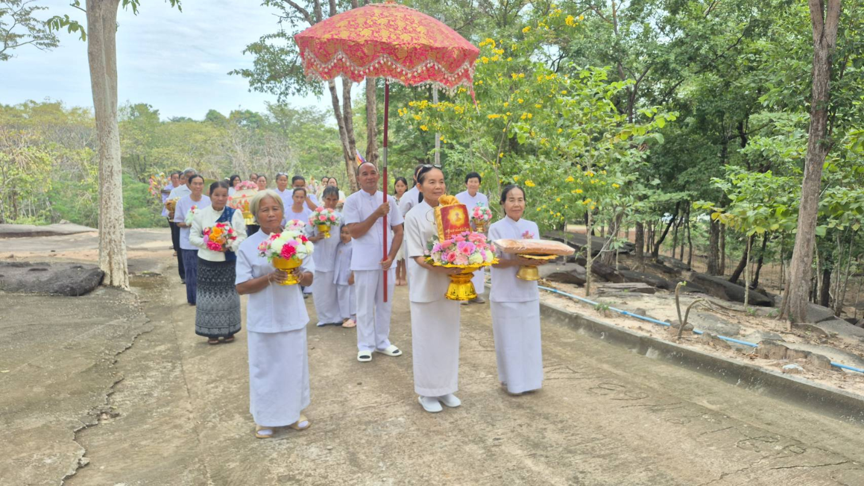 ภาพร่วมขบวนกฐินสำนักสงฆ์ปุณณสีไพรสณฑ์