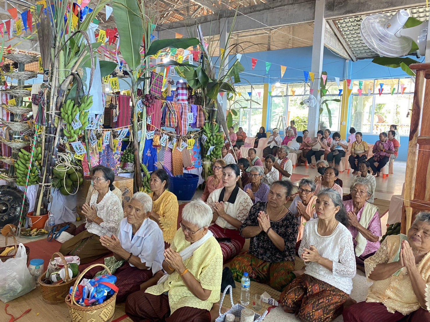 ภาพร่วมพิธีกรรมวัดโคกรัมย์พัฒนา