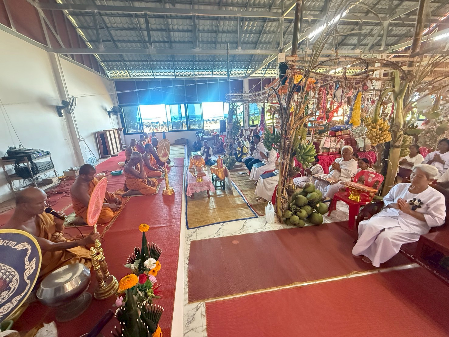 ภาพร่วมพิธีกรรมวัดตาคงศรีบูรพาราม