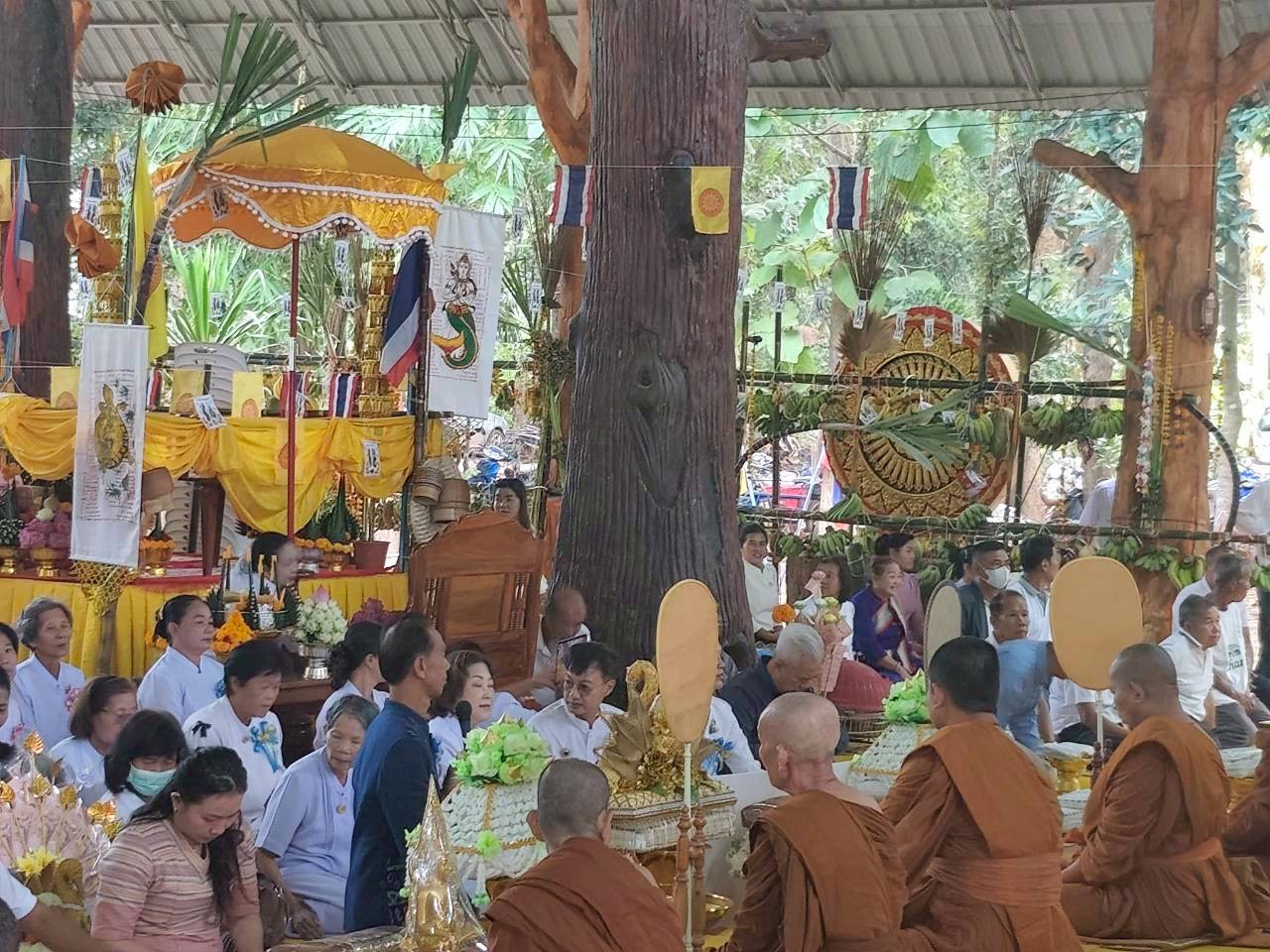 ภาพร่วมพิธีกรรมวัดป่ามหาวัน