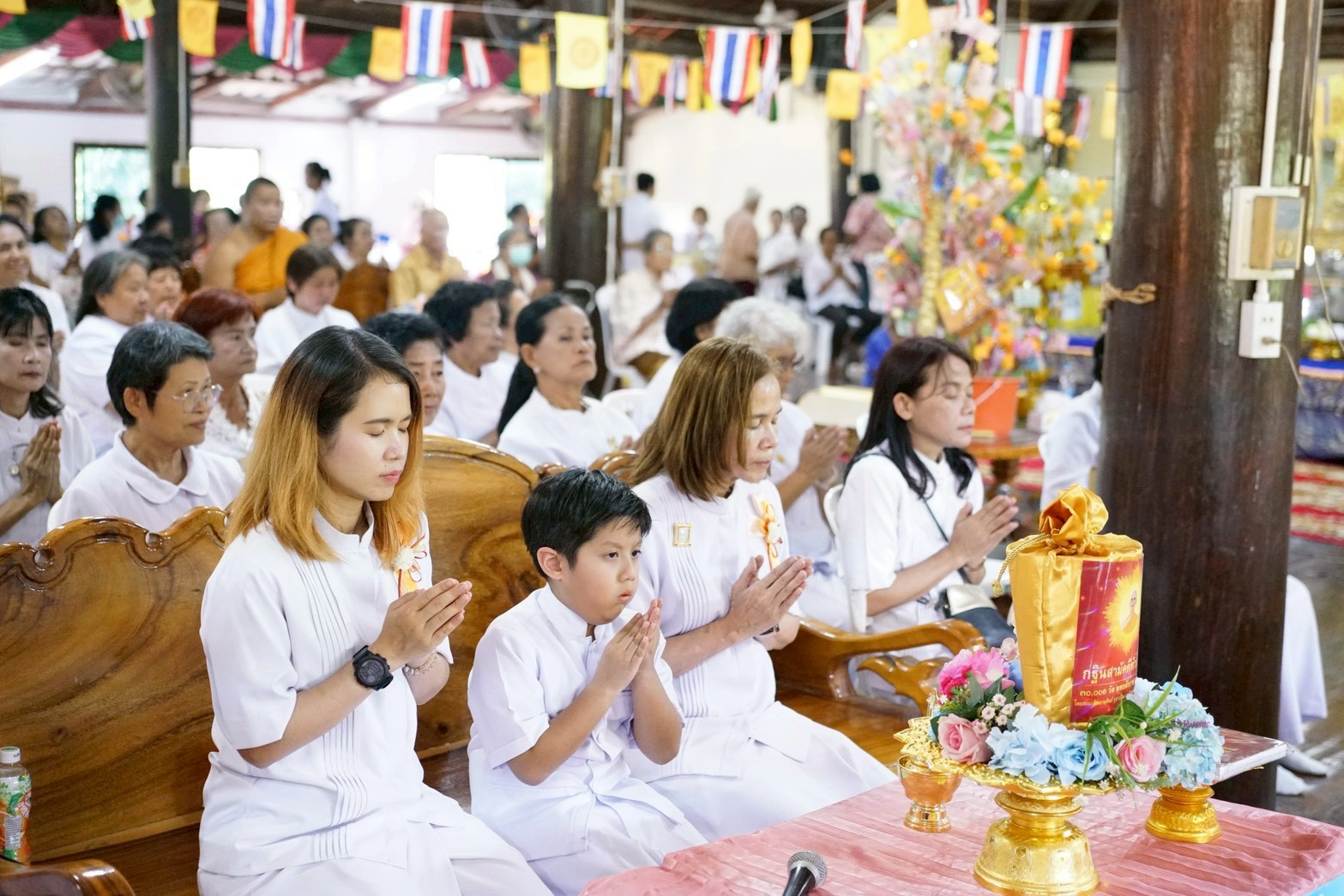 ภาพร่วมพิธีกรรมวัดหนองมน