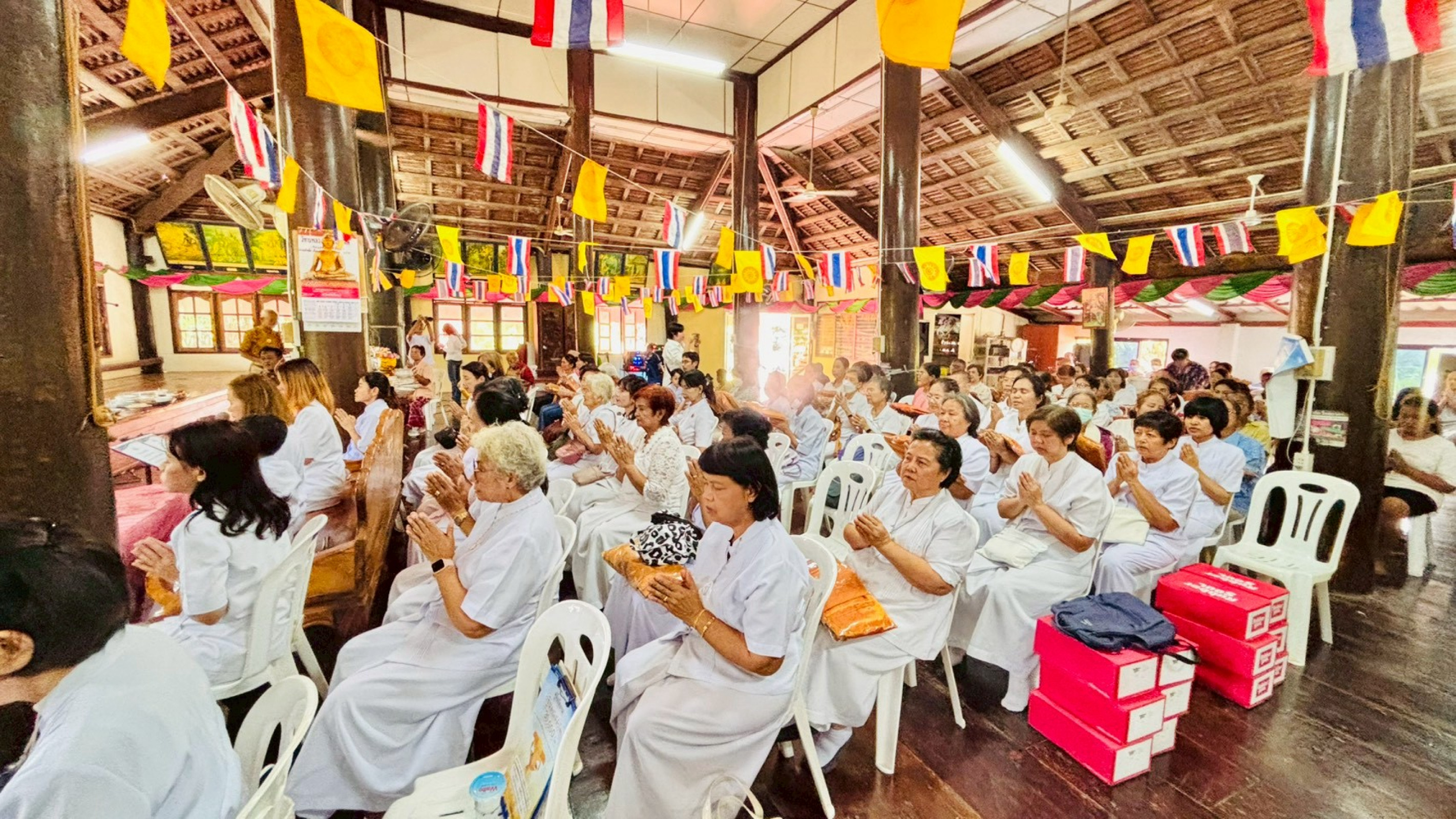 ภาพร่วมพิธีกรรมวัดหนองมน