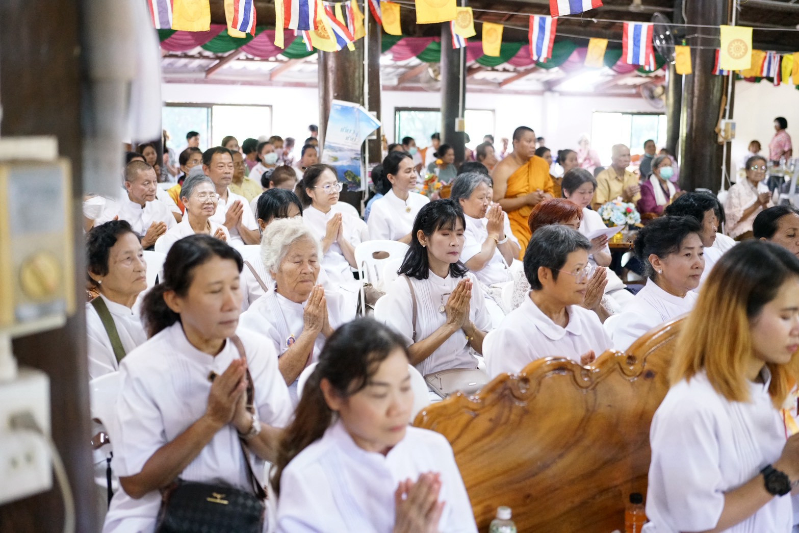 ภาพร่วมพิธีกรรมวัดหนองมน