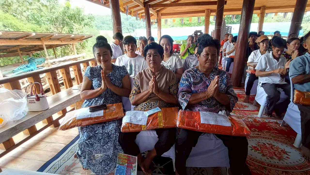 ภาพร่วมพิธีกรรมวัดศรีสูงกลาง