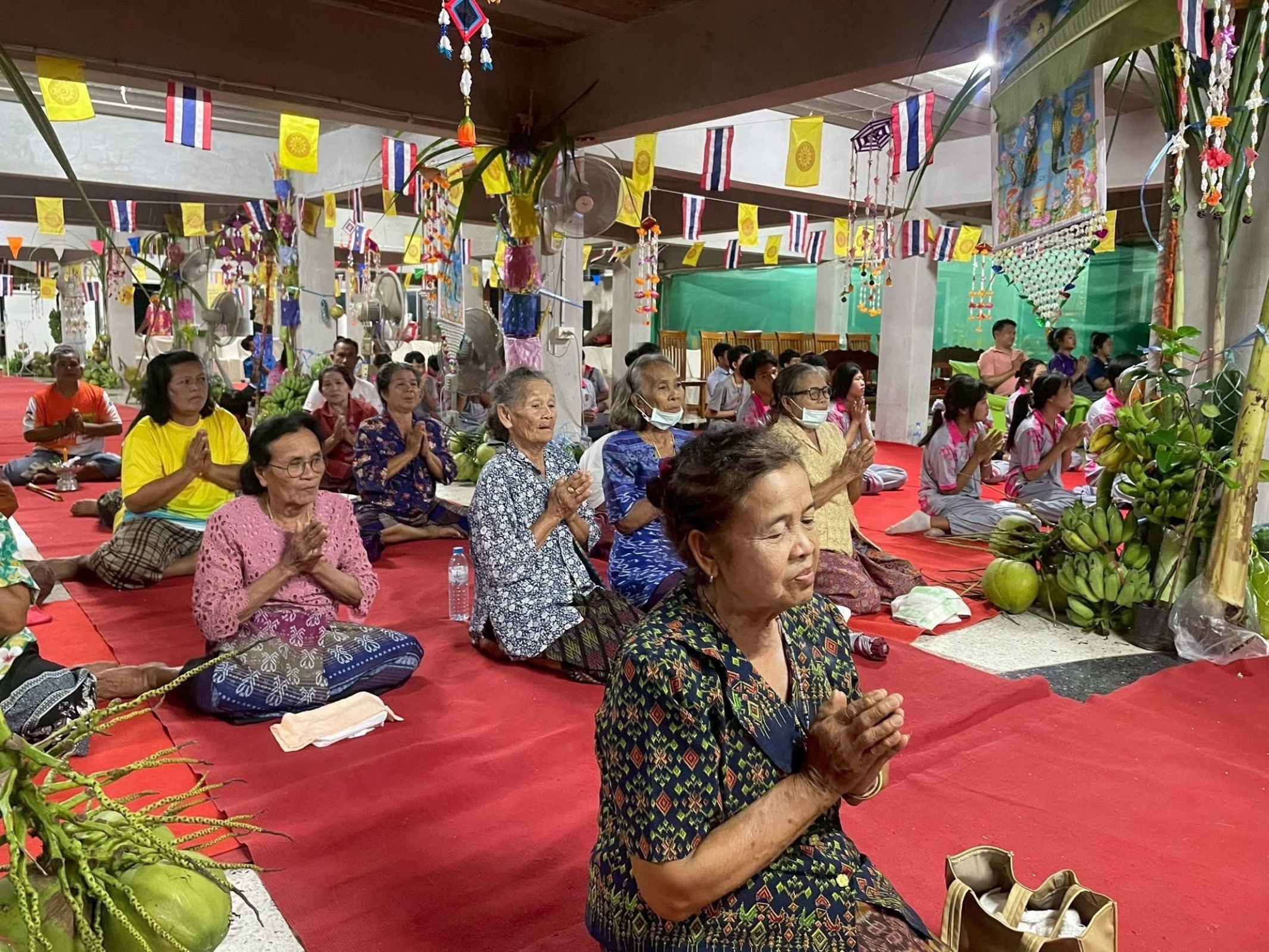 ภาพร่วมพิธีกรรมวัดสง่า