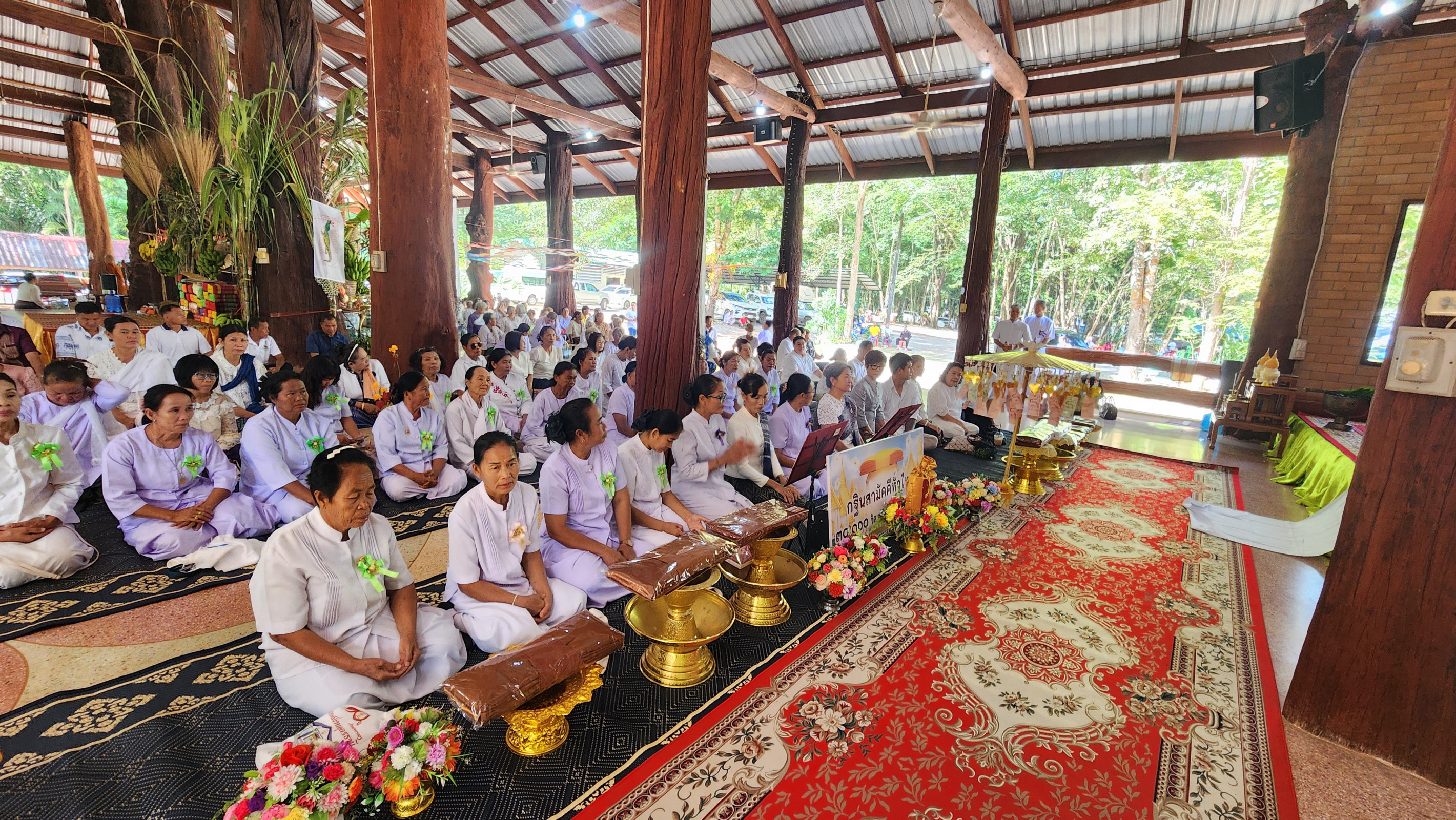 ภาพร่วมพิธีกรรมวัดดงหม้อทอง