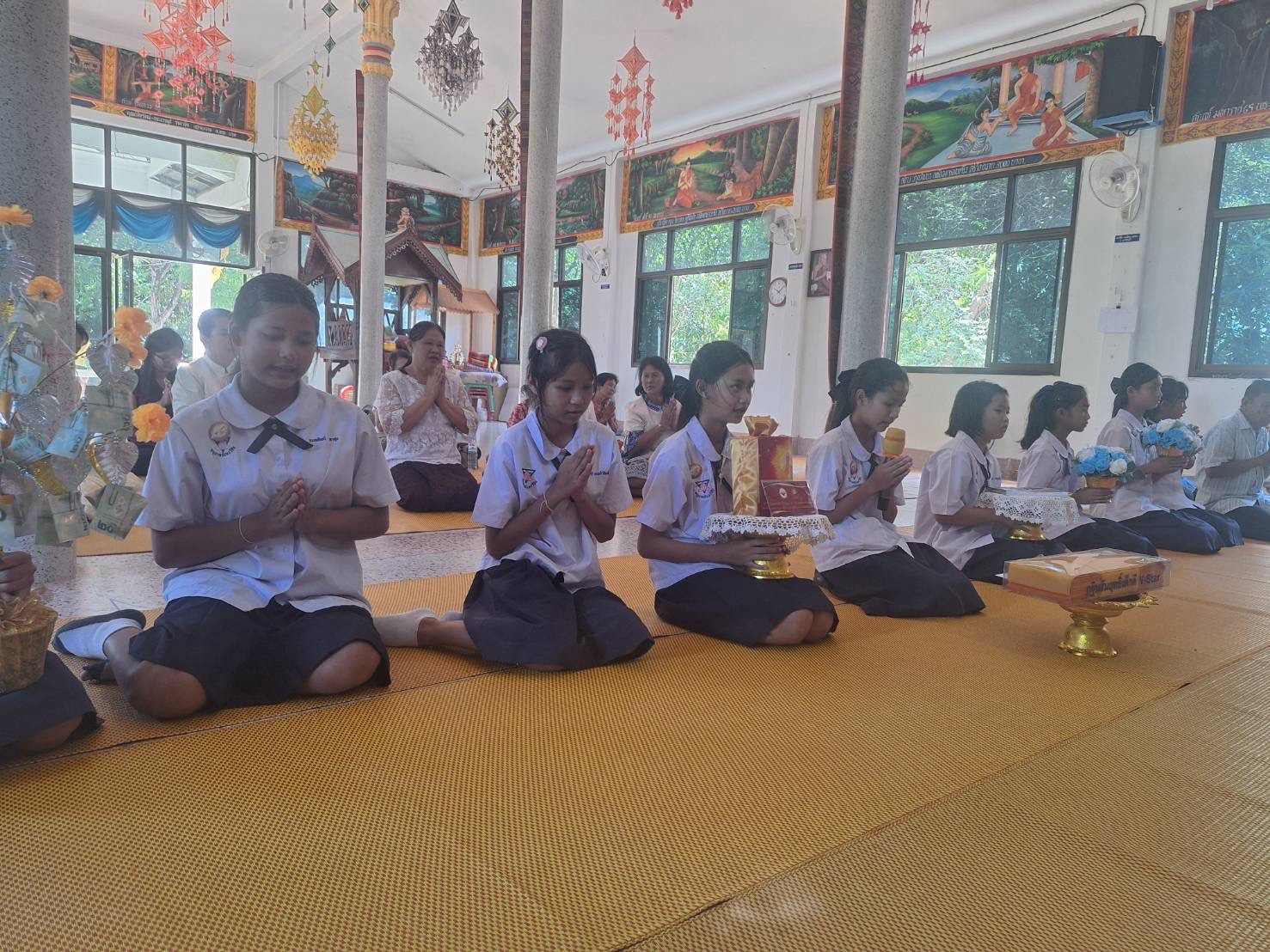 ภาพร่วมพิธีกรรมวัดหนองเม็ก