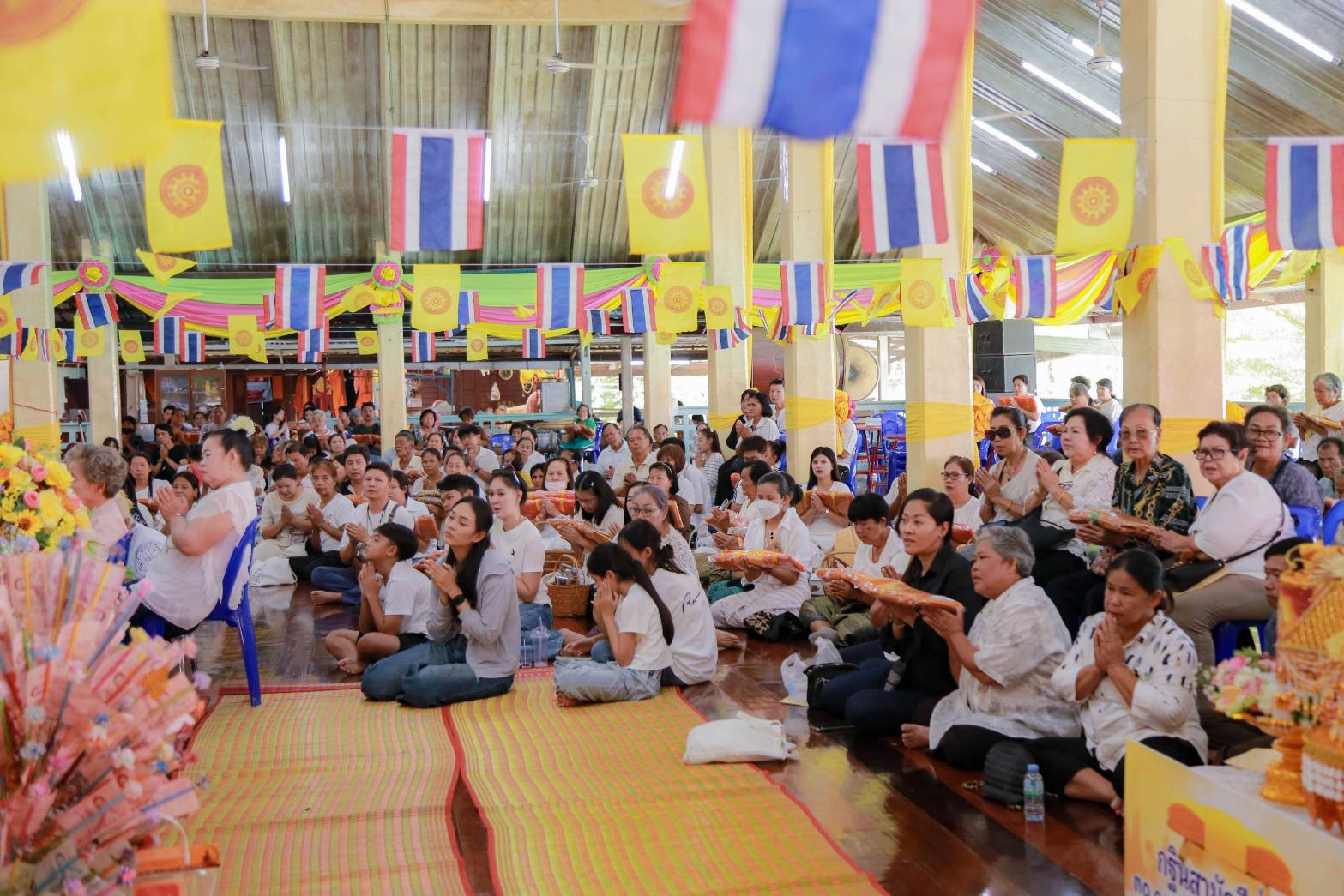 ภาพร่วมพิธีกรรมวัดใหญ่