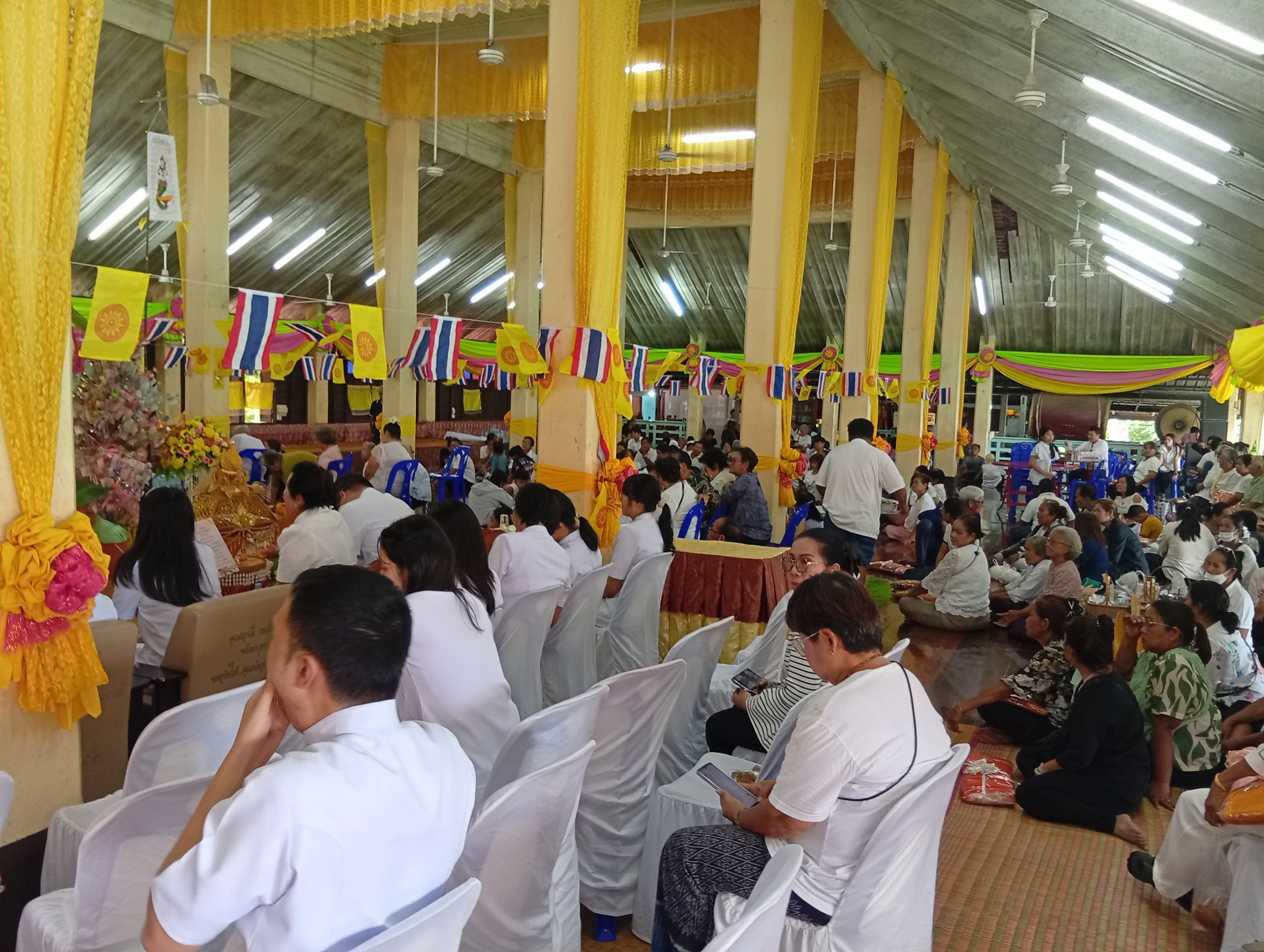 ภาพร่วมพิธีกรรมวัดใหญ่