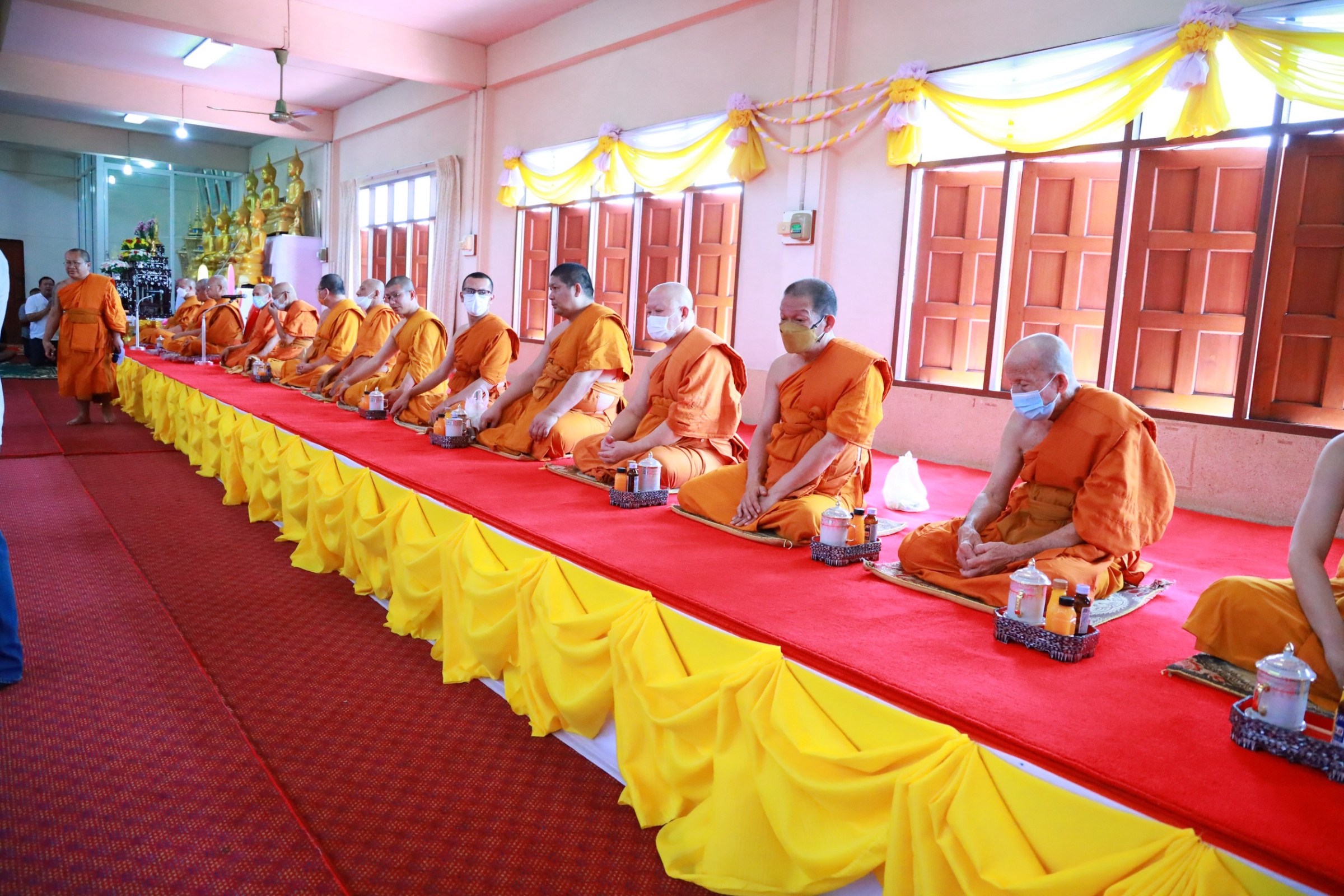 ภาพร่วมพิธีกรรมวัดหนองใหญ่