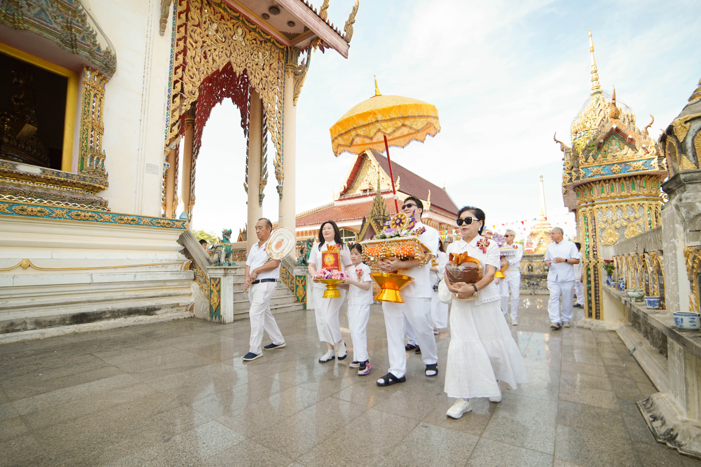 ภาพร่วมพิธีกรรมวัดลานแหลม