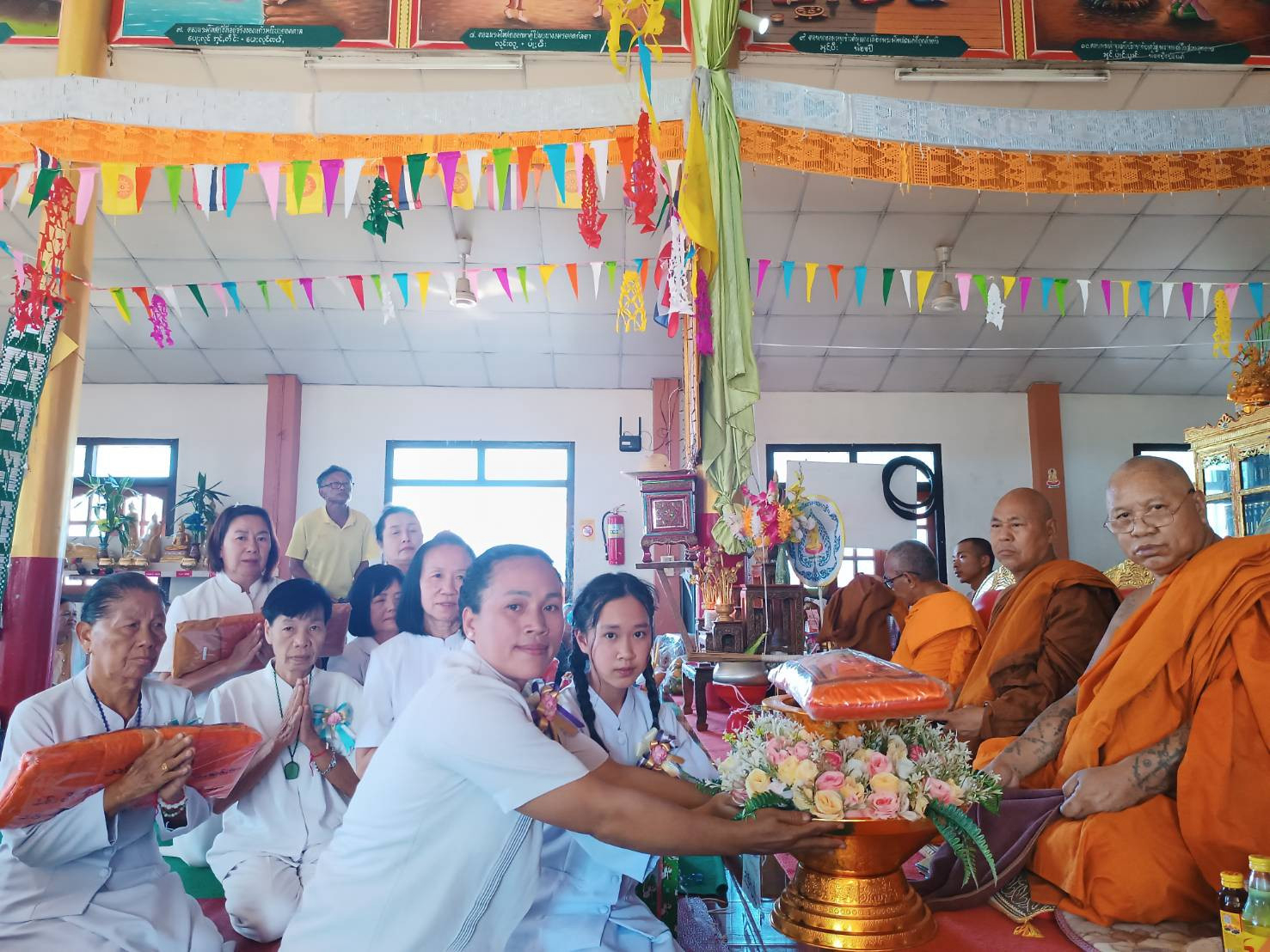 ภาพร่วมพิธีกรรมวัดไม้ลัน