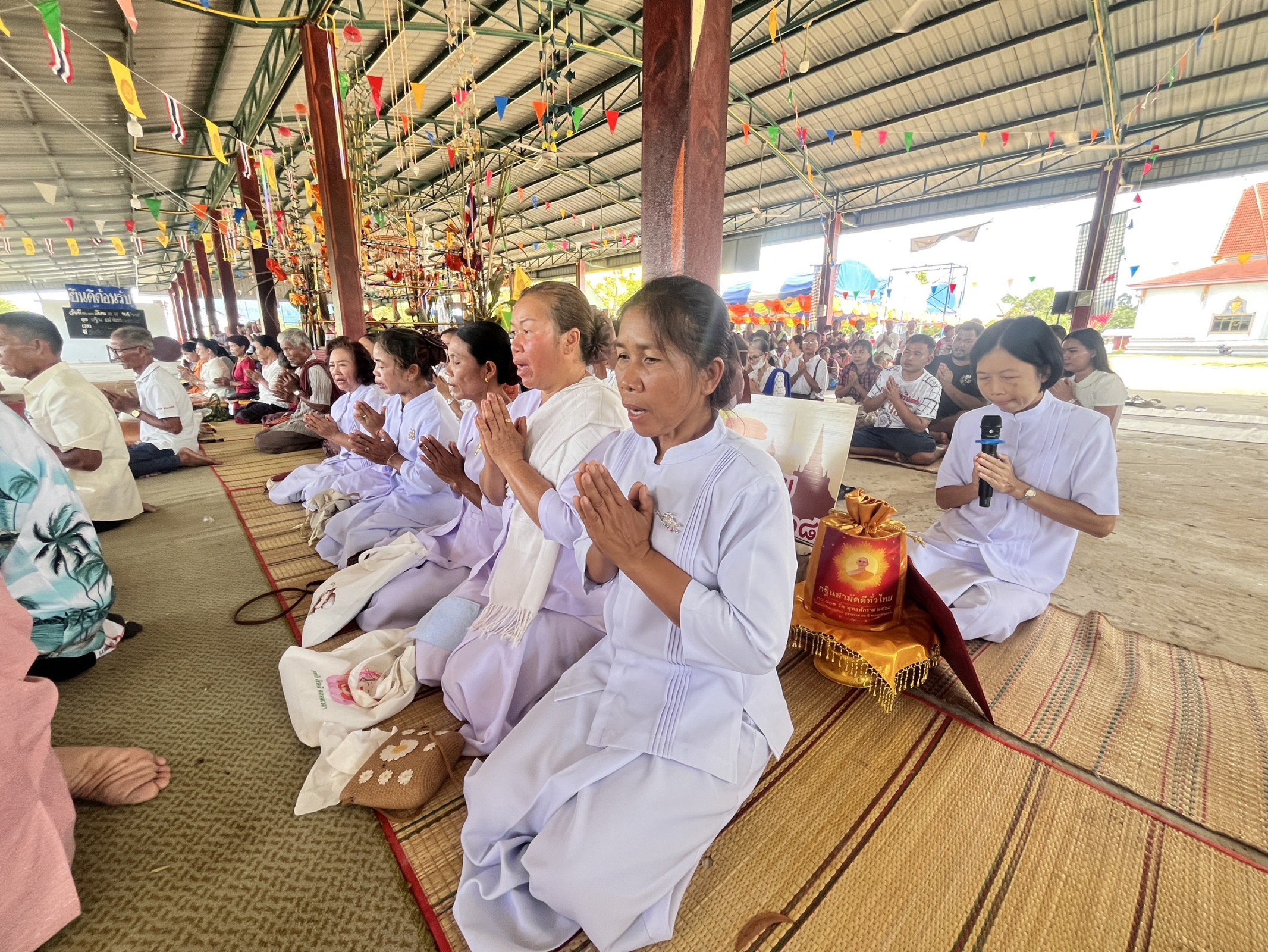 ภาพร่วมพิธีกรรมวัดบ้านปลาคูณ